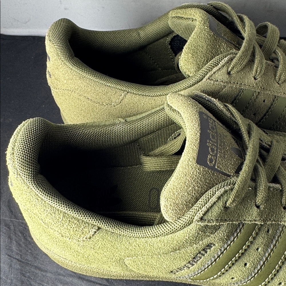 Adidas Originals Superstar olive Green Suede Shoes GS 5.5 - Picture 2 of 13